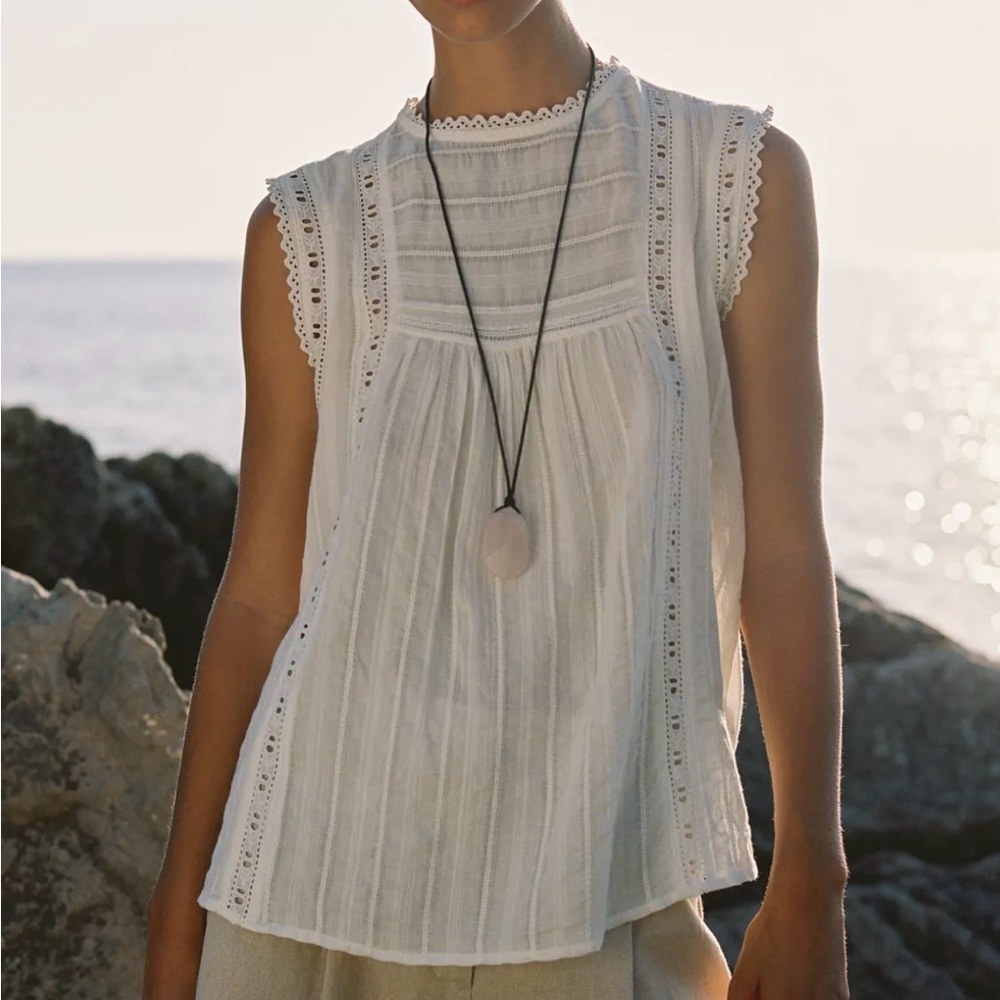 New with Tags. Zara Cream Lace Detail Sleeveless Blouse. Size Small